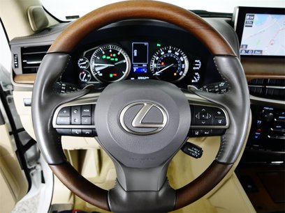 Car Dealer «Ultimo Motors», reviews and photos, 4575 Weaver Pkwy, Warrenville, IL 60555, USA