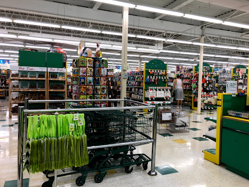Pet Supply Store «Pet Supplies Plus», reviews and photos, 5092 Mayfield Rd, Lyndhurst, OH 44124, USA