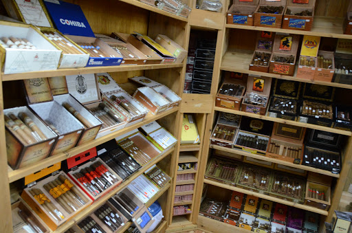 Tobacco Shop «Cigarette Outlet», reviews and photos, 13154 S Cicero Ave, Crestwood, IL 60445, USA