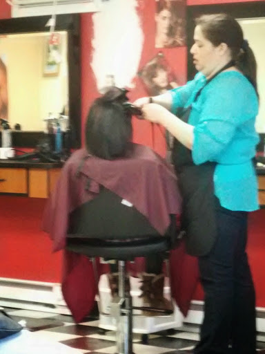 Beauty Salon «Vip Dominican Beauty Salon», reviews and photos, 377 Blackwood Clementon Rd, Lindenwold, NJ 08021, USA