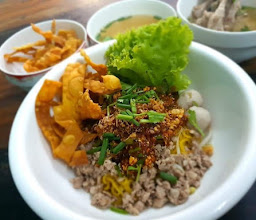 เตี๋ยวหลังศาล photo
