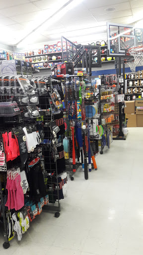 Sporting Goods Store «Big 5 Sporting Goods - Fresno», reviews and photos, 5488 N Blackstone Ave, Fresno, CA 93710, USA