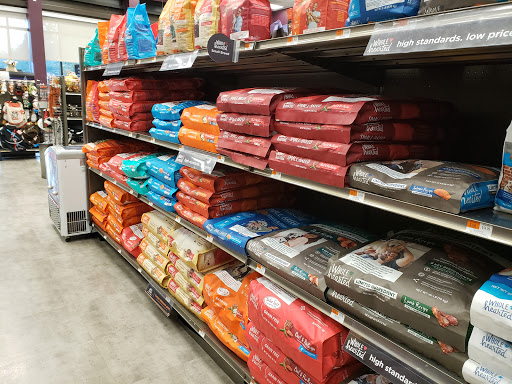 Pet Supply Store «Unleashed by Petco», reviews and photos, 3704 East-West Hwy #130, Hyattsville, MD 20781, USA