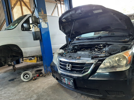 Auto Repair Shop «Robert Hart Auto Repair», reviews and photos, 19023 US-41, Lutz, FL 33549, USA