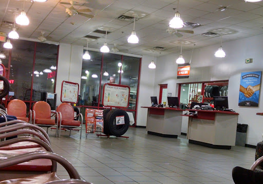 Tire Shop «Discount Tire Store - Oak Lawn, IL», reviews and photos, 6635 95th St, Oak Lawn, IL 60453, USA