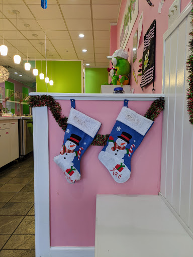 Frozen Yogurt Shop «sweetFrog», reviews and photos, 34 Shunpike Rd #28, Cromwell, CT 06416, USA