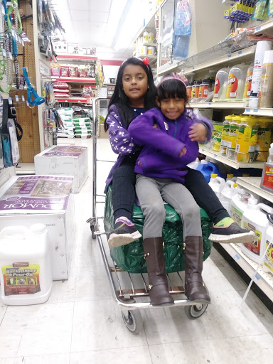 Home Improvement Store «Tractor Supply Co.», reviews and photos, 2211 Carmack Blvd, Columbia, TN 38401, USA