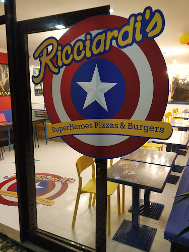 Ricciardi's SuperHeroes Pizzas & Burgers - Restaurante