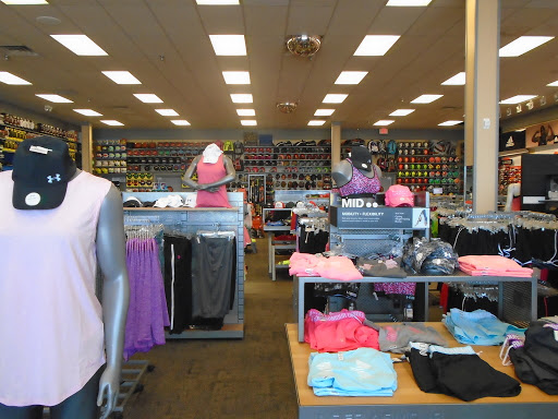 Shoe Store «Hibbett Sports», reviews and photos, 529 SW 16th St, Belle Glade, FL 33430, USA