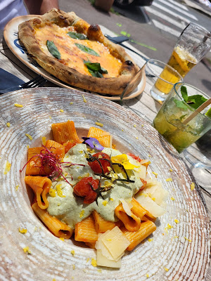 The 7th Heaven Restaurant & Lounge Bar à Fréjus