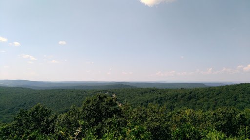 Golf Shop «Eagle Rock Golf Clubhouse & Pro Shop», reviews and photos, 191 Turnberry Ln, Hazle Township, PA 18202, USA