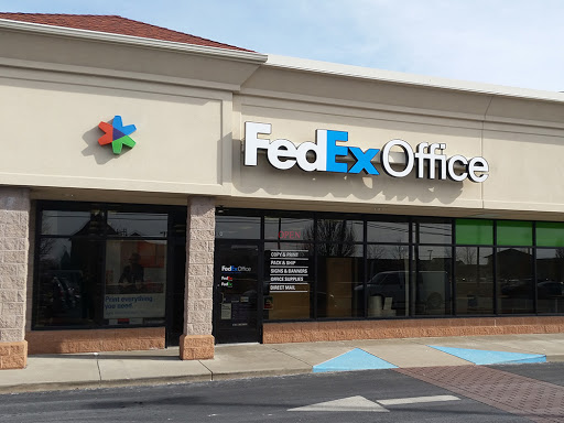 FedEx Office Print & Ship Center, 25950 N Dixie Hwy #100, Perrysburg, OH 43551, USA, 