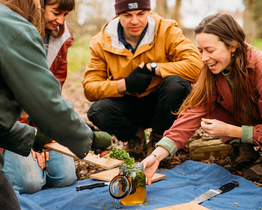 Healing Weeds - Foraging and Herbal Medicine