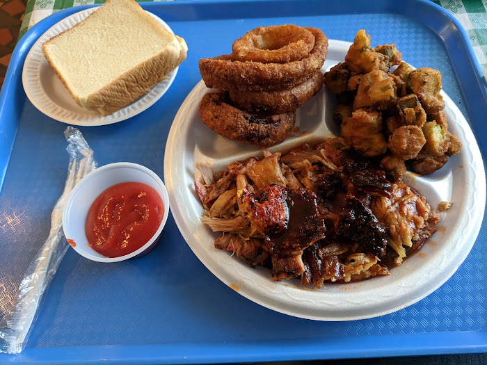 Barbecue restaurant near Quality Inn Edmund Pettus Bridge Area