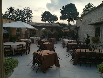 Ristorante Paloma Via dei Platani, 1, 67043 Borgo Quattordici, Celano AQ, Italia