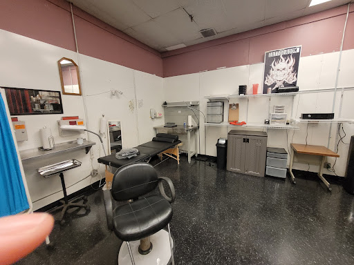 Tattoo Shop «House of Stain», reviews and photos, 4170 W Broad St, Columbus, OH 43228, USA