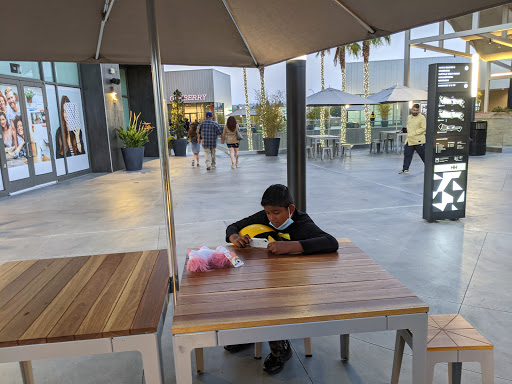 Shopping Mall «The Promenade at Howard Hughes Center», reviews and photos, 6081 Center Dr, Los Angeles, CA 90045, USA