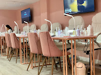 La Vie Nail Bar (Burlingame) - Photo 9 - Car repair in Burlingame, CA, San Mateo