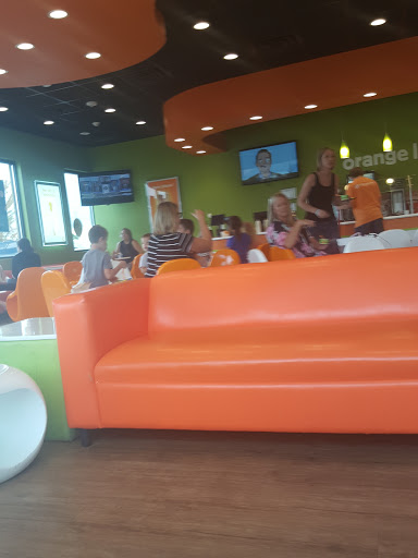 Frozen Yogurt Shop «Orange Leaf Frozen Yogurt», reviews and photos, 1350 NW 18th St, Ankeny, IA 50023, USA