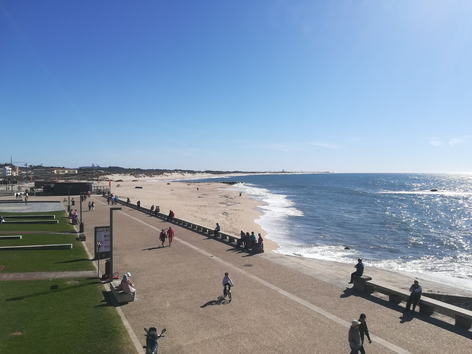 Praia da Apulia'in fotoğrafı - rahatlamayı sevenler arasında popüler bir yer