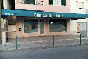 Clínica Dentária Dr. Sílvio Araújo image