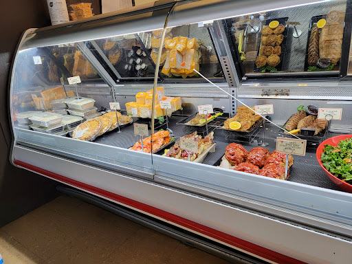 Hamburger Restaurant «Mountain Fresh Grocery Inc», reviews and photos, 521 Main St, Highlands, NC 28741, USA