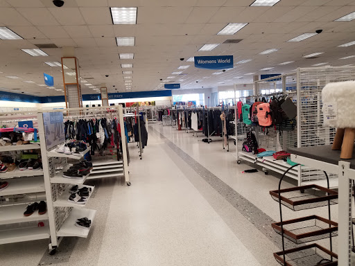 Clothing Store «Ross Dress for Less», reviews and photos, 1023 Edwards Ferry Rd NE, Leesburg, VA 20176, USA