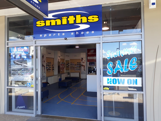 Smiths Sports Shoes - Shoe store