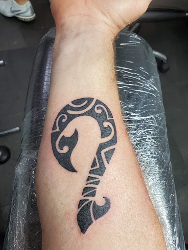 Tattoo Shop «Crossbones Tattoo & Piercings», reviews and photos, 19051 San Carlos Blvd #10, Fort Myers Beach, FL 33931, USA