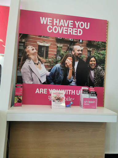 Cell Phone Store «T-Mobile», reviews and photos, 5825 Lincoln Ave, Buena Park, CA 90620, USA