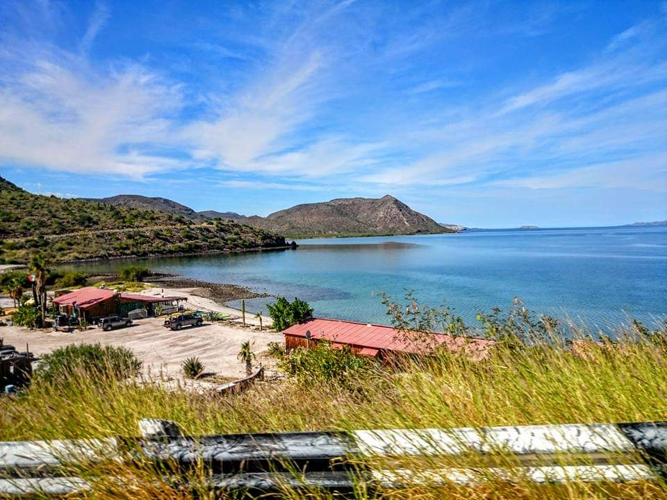 Foto von Playa Buenaventura mit kleine, beiger kiesel Oberfläche