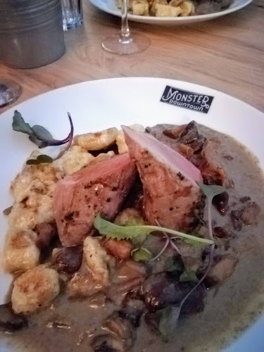 Comentarii opinii despre Monster DownTown Étterem