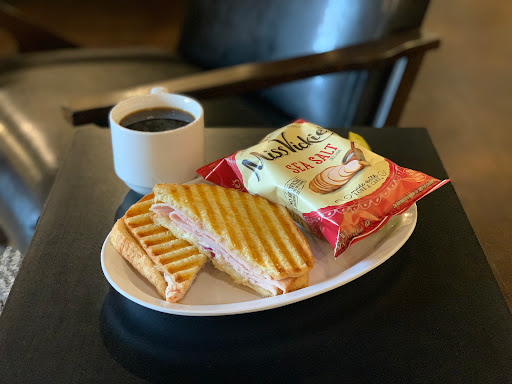 Cafe «Front Porch Cafe», reviews and photos, 932 W Maple St, Hartville, OH 44632, USA