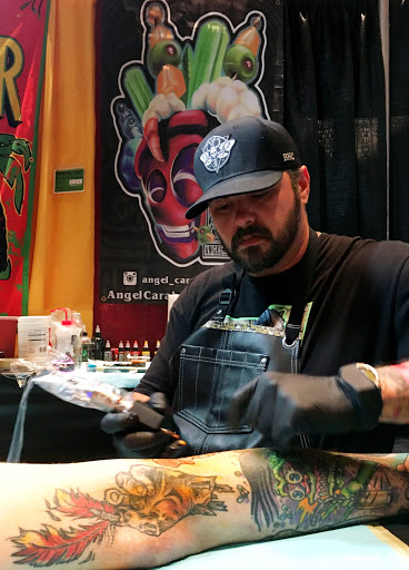 Tattoo Shop «Scratch The Surface Tattoo», reviews and photos, 6550 International Dr #111, Orlando, FL 32819, USA