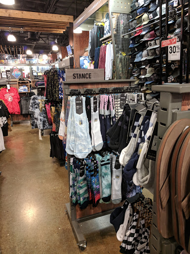 Clothing Store «Tillys», reviews and photos, 6581 N Riverside Dr, Fresno, CA 93722, USA