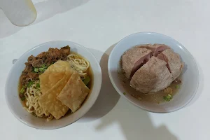 Bakso Bola Tenis H M Nasir image