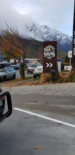 Reviews of Sign It Signs in Queenstown - Graphic designer