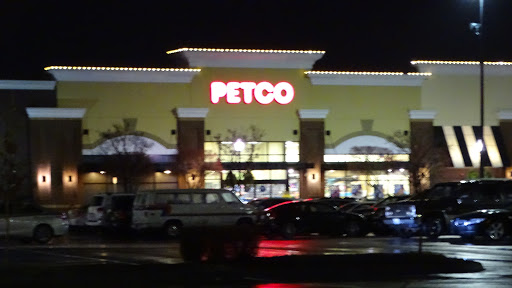 Pet Supply Store «Petco Animal Supplies», reviews and photos, 17200 Southcenter Pkwy #100, Tukwila, WA 98188, USA