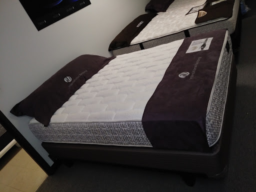 Mattress Store «Michigan Discount Mattress», reviews and photos, 24774 Crestview, Farmington Hills, MI 48335, USA