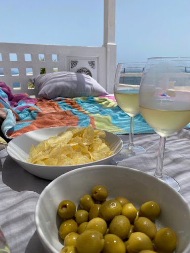Comida y bebida
