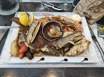 Plats et boissons du Restaurant de fruits de mer La Ferme Marine - L'assiette du port à Marseillan - n°5