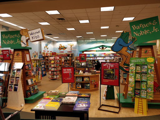 Book Store «Barnes & Noble», reviews and photos, 47 E Chicago Ave, Naperville, IL 60540, USA