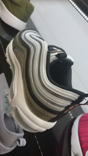 Shoe Store «Shoe Palace», reviews and photos, 8155 Camino Arroyo #13, Gilroy, CA 95020, USA