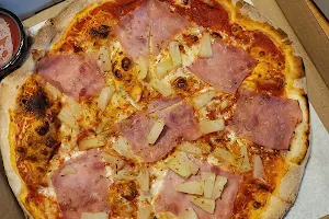 Pizzeria San Giovanni - pizza na telefon Ząbki image