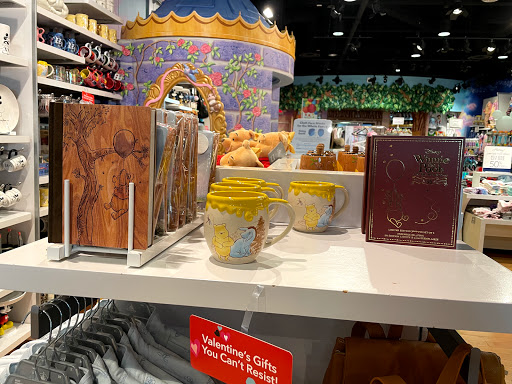 Toy Store «Disney Store», reviews and photos, 564 Great Northern Shop Center, North Olmsted, OH 44070, USA