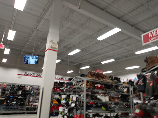 Clothing Store «Burlington Coat Factory», reviews and photos, 1300 N Larkin Ave, Joliet, IL 60435, USA