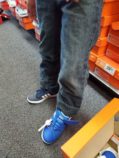 Shoe Store «Rack Room Shoes», reviews and photos, 450 NW 257th Way, Troutdale, OR 97060, USA