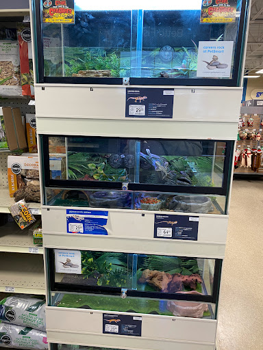 Pet Supply Store «PetSmart», reviews and photos, 89 Commercial Rd, Leominster, MA 01453, USA