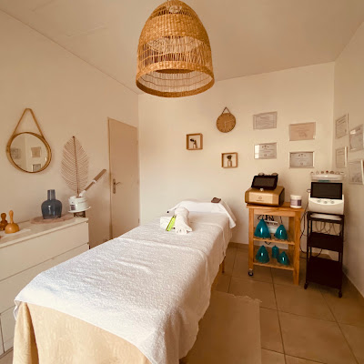 Derma Studio By Laurie K à Mouriès