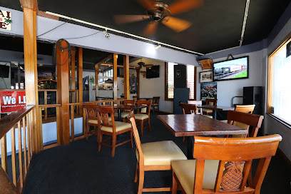 Big Wave Dave,s Bar & Grill - 4-1373 Kuhio Hwy, Kapaʻa, HI 96746